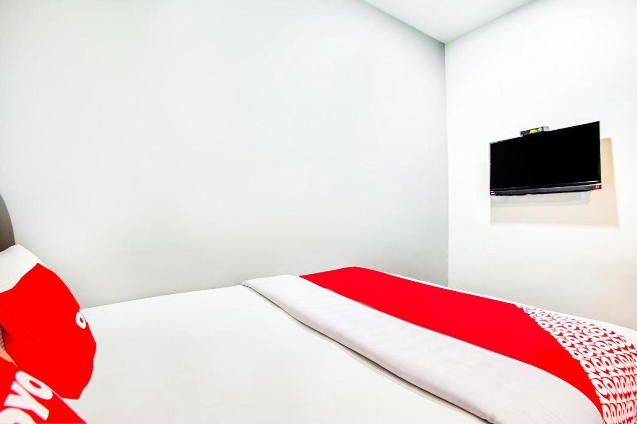 Oyo 89652 P Line Hotel Johor Bahru Exterior photo