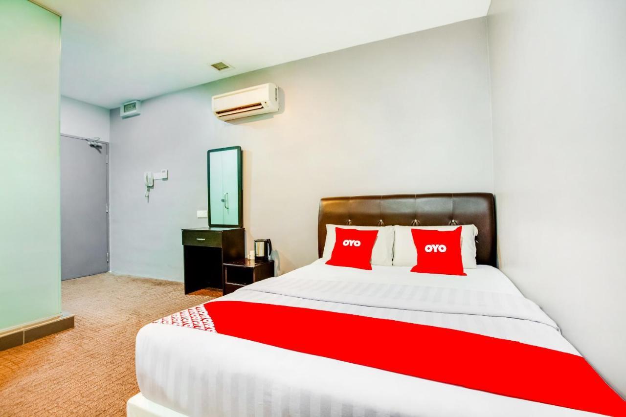 Oyo 89652 P Line Hotel Johor Bahru Exterior photo