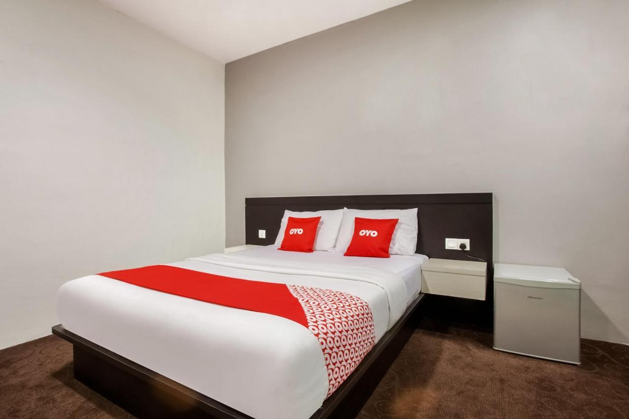 Oyo 89652 P Line Hotel Johor Bahru Exterior photo